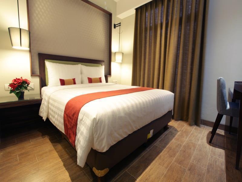 Sotis Hotel Giacarta Esterno foto