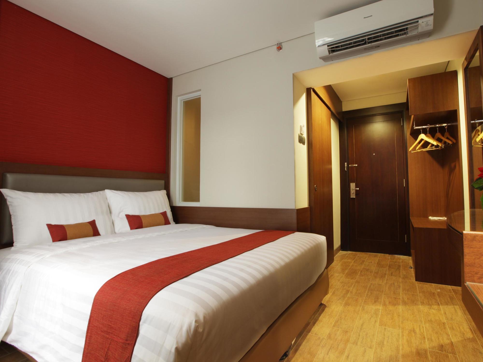 Sotis Hotel Giacarta Esterno foto
