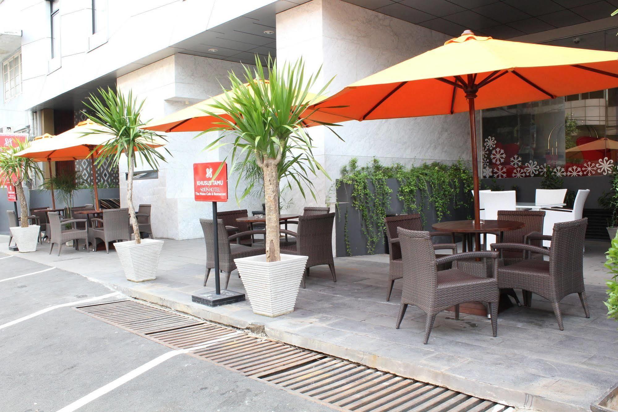 Sotis Hotel Giacarta Esterno foto